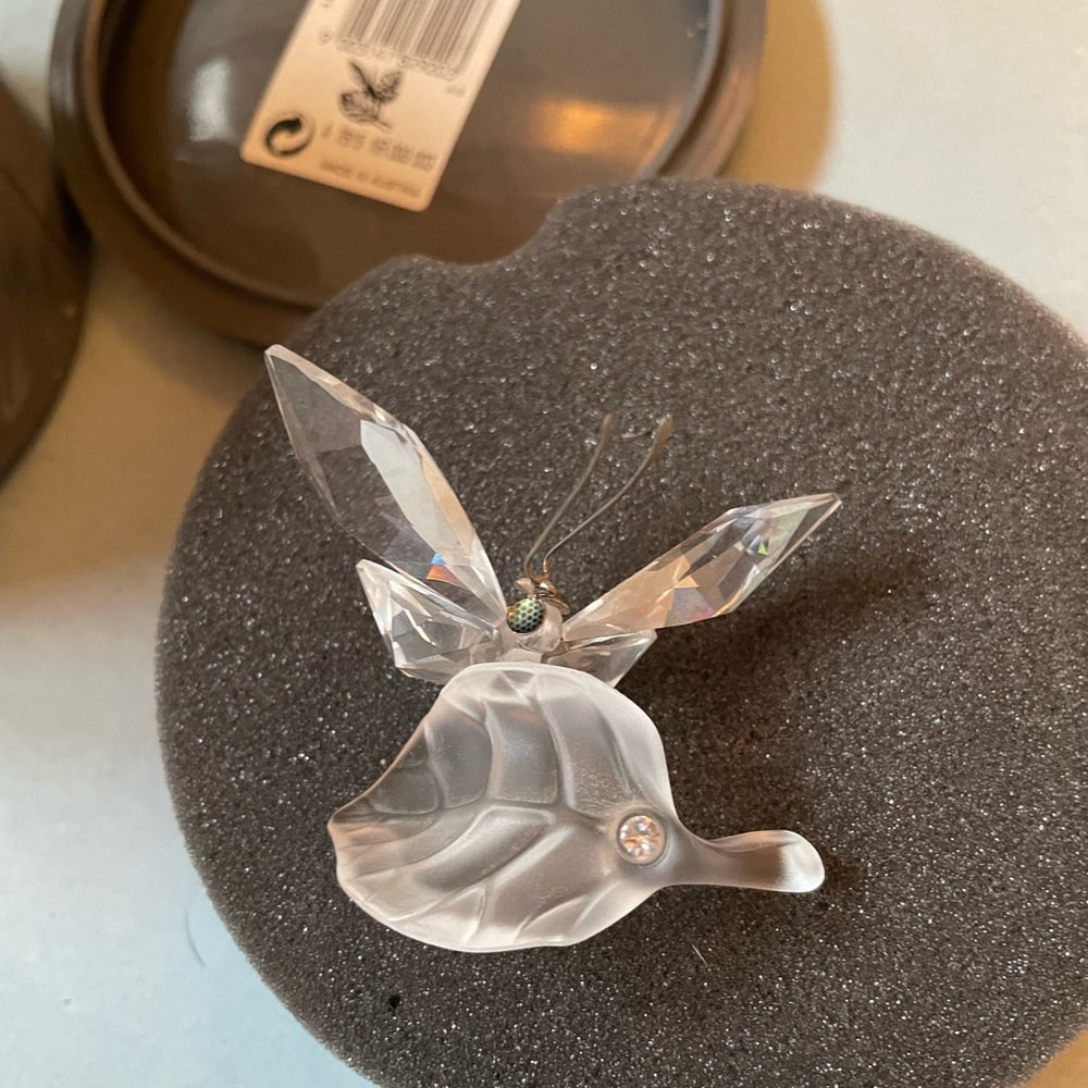NWT Swarovski Crystal Butterfly On Leaf Style 182920